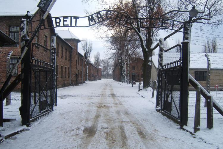 l'ingresso al campo di concentramento di  Auschwitz