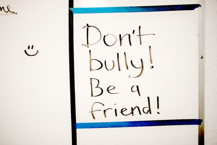 Scritta contro il bullismo - Foto di RDNE Stock Project da Pexels
