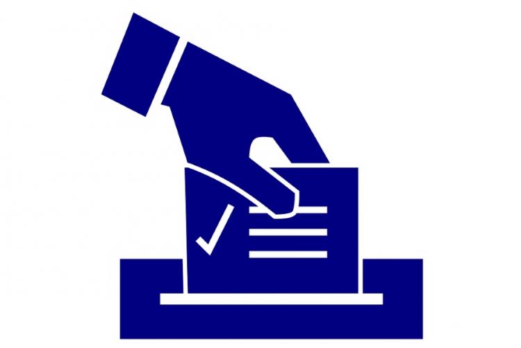 Disegno della scheda elettorale nell'urna