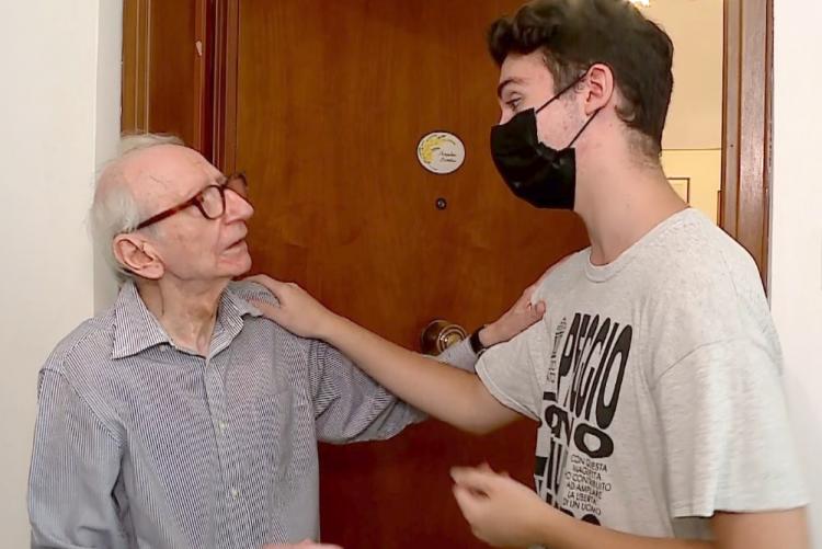 Marcello Marziali in uno spot girato nel 2021 per una campagna contro le truffe agli anziani