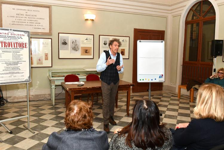 Mauro Menicagli durante una presentazione al Goldoni - foto di Trifiletti Bizzi