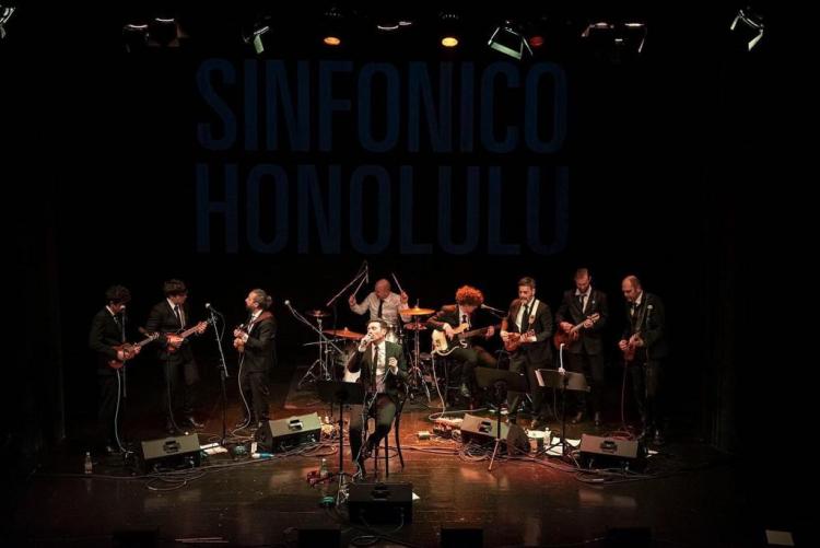 nella foto la band Sinfonico Honolulu